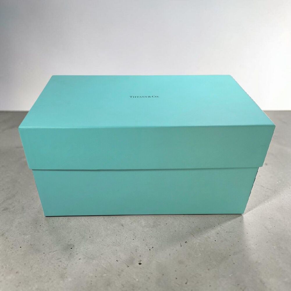 Tiffany & Co Robin Egg Blue Gift Box Large 13x8x6.5 Presentation Storage Flaws
